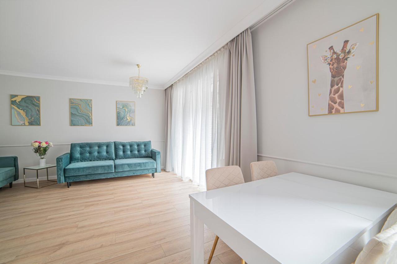 Giraffe Glamour Gdansk Bagian luar foto